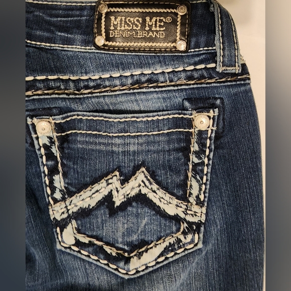 Miss Me Jean's - Picture 6 of 7